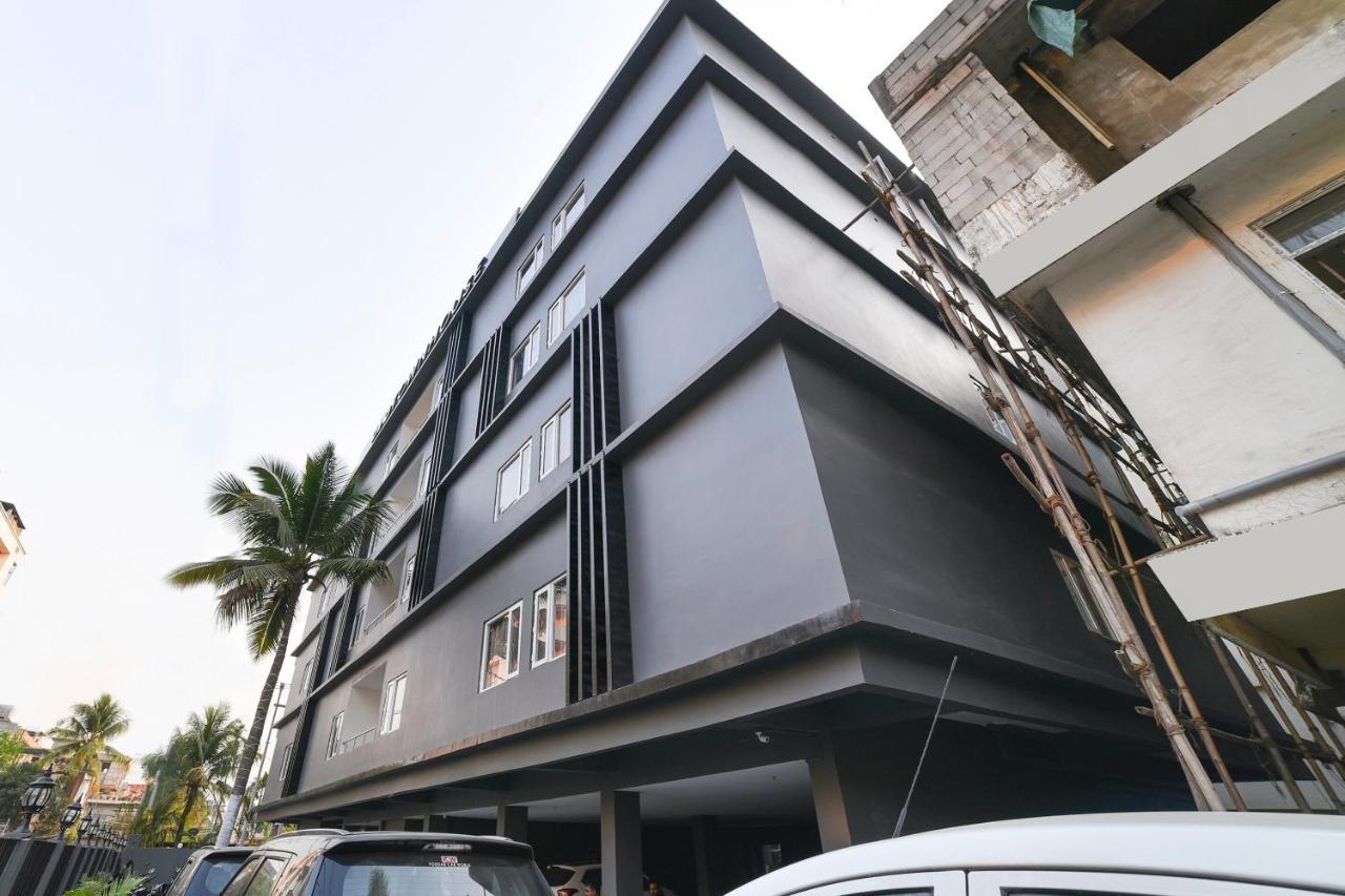 Vaccinated Staff- Oyo Townhouse 384 Nk Hotels Dispur Bagian luar foto